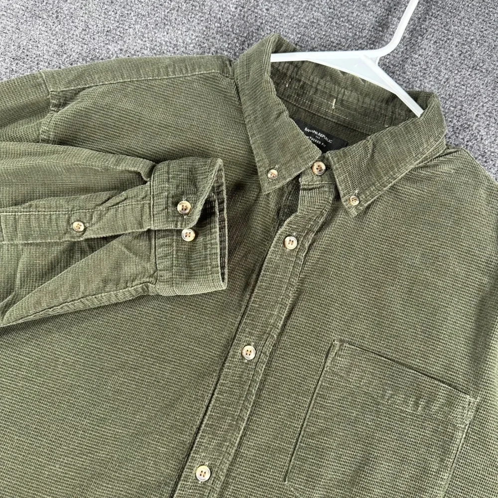 Banana Republic Corduroy Shirt Mens XL Extra Large Green Untucked Fit Fine Wale
